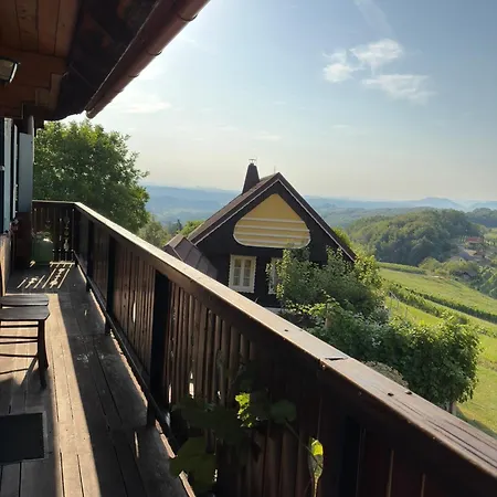 Cozy Winehouse - Remote Vineyard Escape